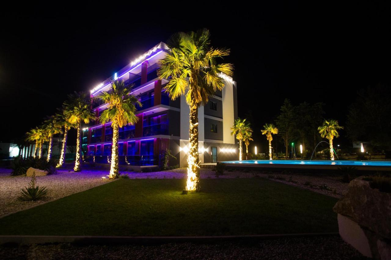Liberty Plaza Hotel Novalja Exterior photo
