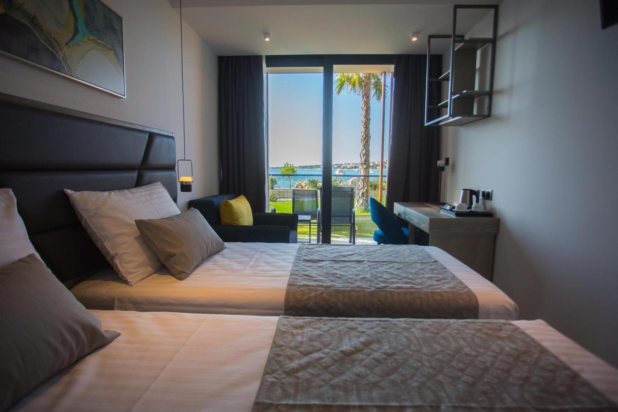 Liberty Plaza Hotel Novalja Room photo